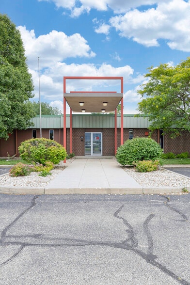 1655 E 12th St, Mishawaka, IN for sale - Building Photo - Image 3 of 26