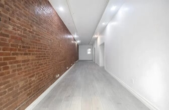 160 Havemeyer St, Brooklyn, NY for lease Interior Photo- Image 2 of 2