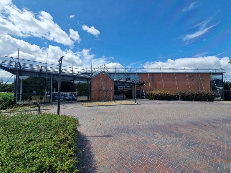 Compass Rd, Portsmouth for lease - Building Photo - Image 2 of 9