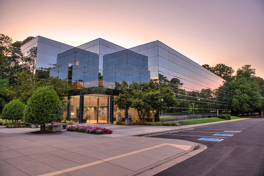 5540 Falmouth St, Richmond, VA à louer - Photo du bâtiment - Image 2 de 6