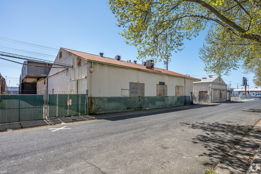 1610-1616 N C St, Sacramento, CA for sale - Building Photo - Image 2 of 6