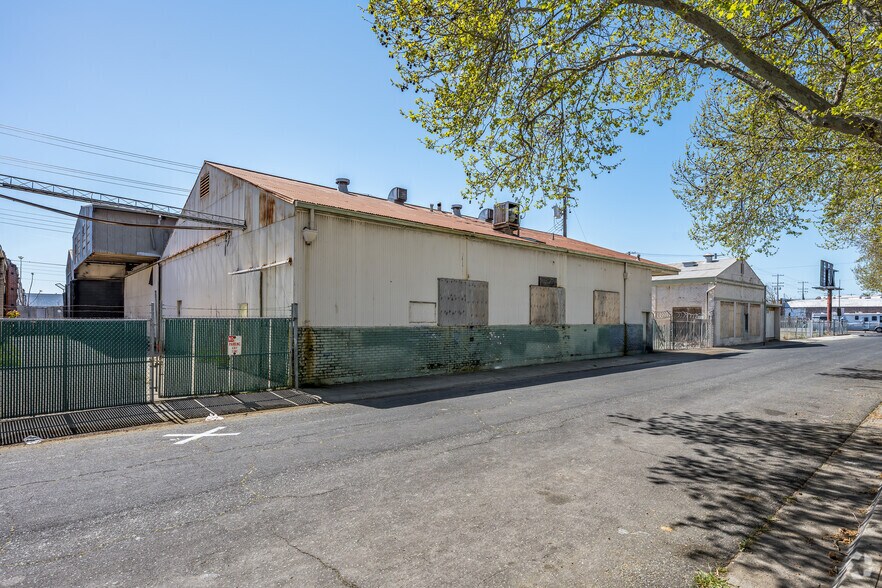 1610-1616 N C St, Sacramento, CA à vendre - Photo du bâtiment - Image 2 de 6