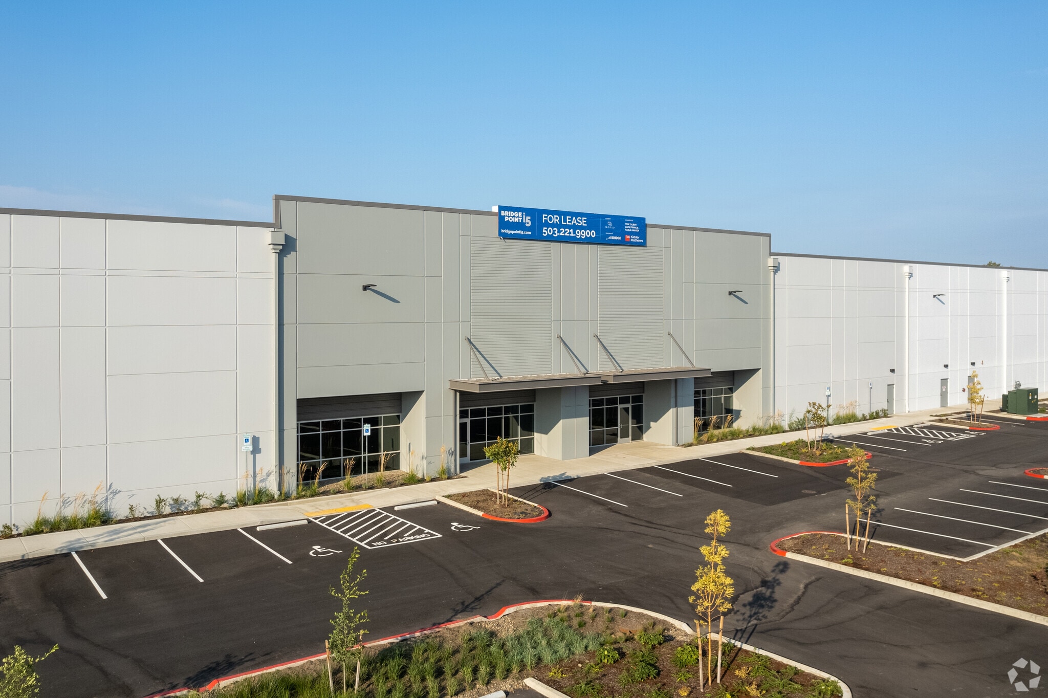 701 NE Columbia Blvd, Portland, OR for lease Building Photo- Image 1 of 7