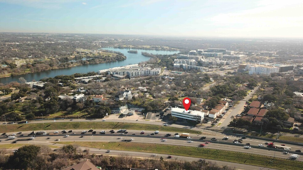 1301 I-35 S, Austin, TX à louer - Photo du bâtiment - Image 2 de 3