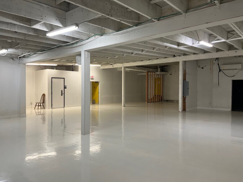 4605-4611 SW Beaverton Hillsdale Hwy, Portland, OR à louer - Photo du bâtiment - Image 2 de 8