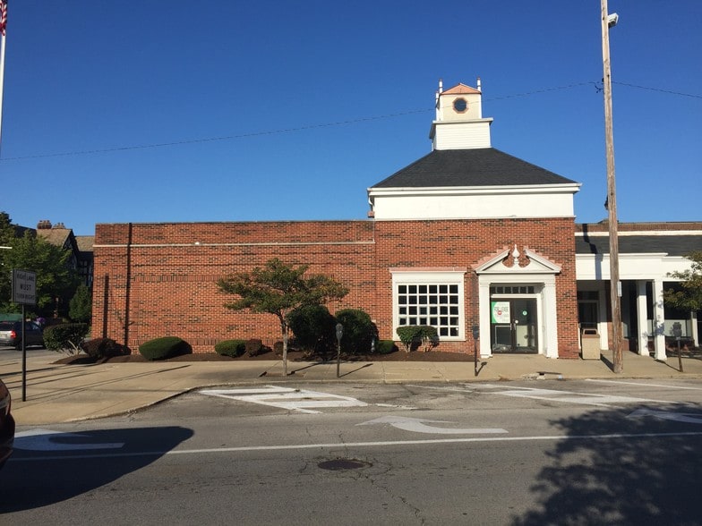2720 Van Aken Blvd, Cleveland, OH à louer - Photo du bâtiment - Image 2 de 18
