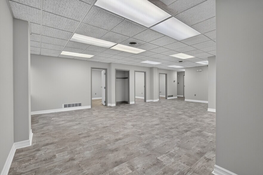 728 Springdale Dr, Exton, PA à vendre - Photo du bâtiment - Image 2 de 17