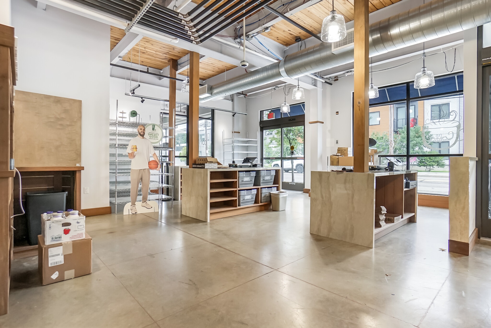 350 Pleasant St, Watertown, MA for lease Interior Photo- Image 1 of 11