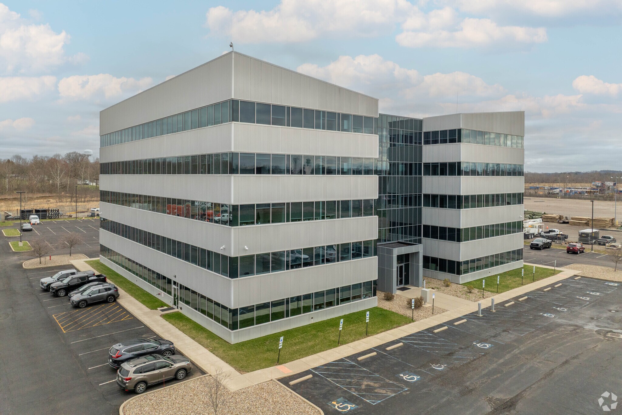 2321 Energy Dr, Louisville, OH for lease Primary Photo- Image 1 of 15