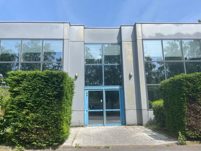 Flex dans Tremblay-en-France à louer - Photo du bâtiment - Image 2 de 11