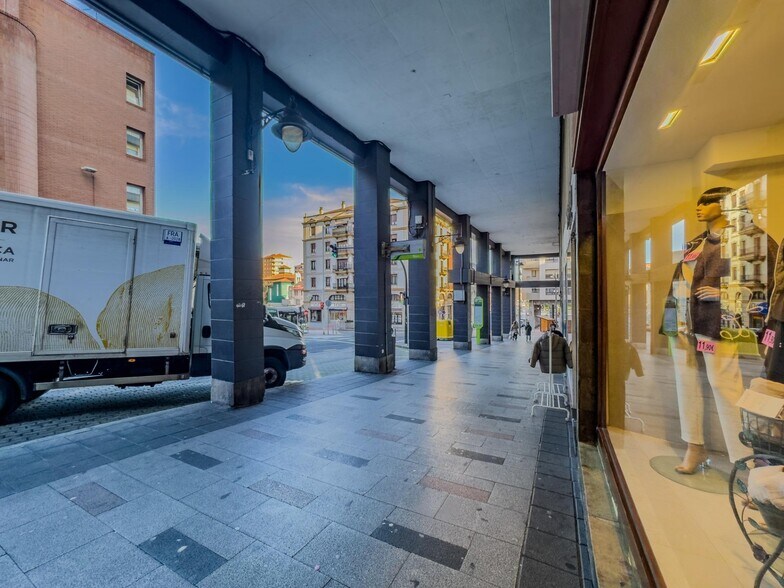 Commerce de détail dans Santurtzi, Vizcaya à vendre - Photo du bâtiment - Image 1 de 36