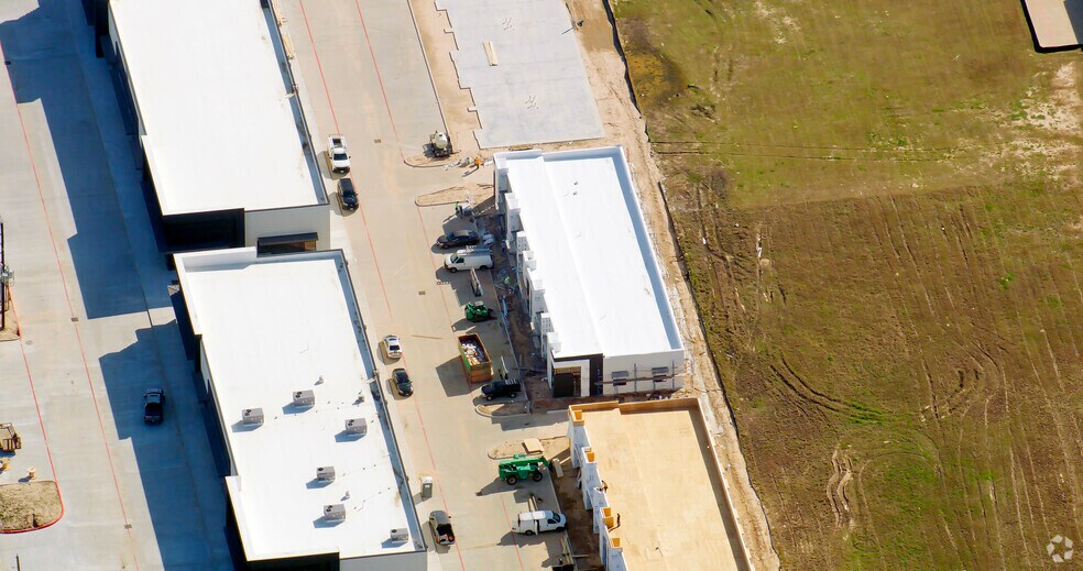 2723 N Mason Rd, Katy, TX à louer - Photo du bâtiment - Image 2 de 4