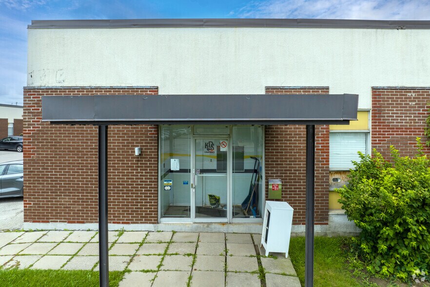 140 Midwest Rd, Toronto, ON à louer - Photo du bâtiment - Image 3 de 5