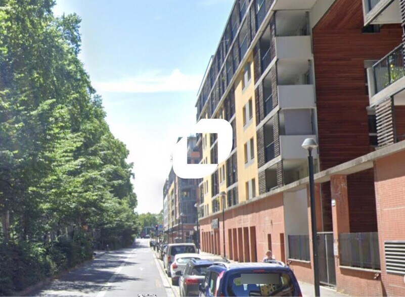 Retail in Toulouse for sale - Building Photo - Image 1 of 2