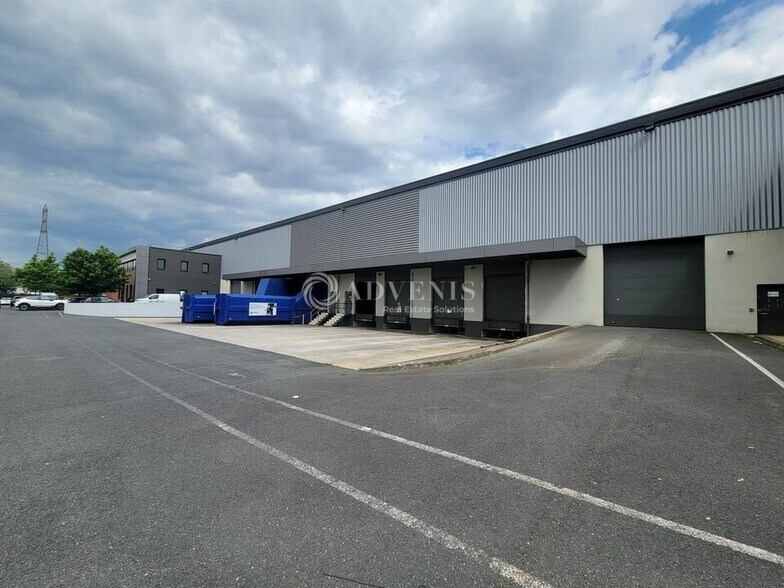 Flex dans Gennevilliers à louer - Photo du bâtiment - Image 2 de 6
