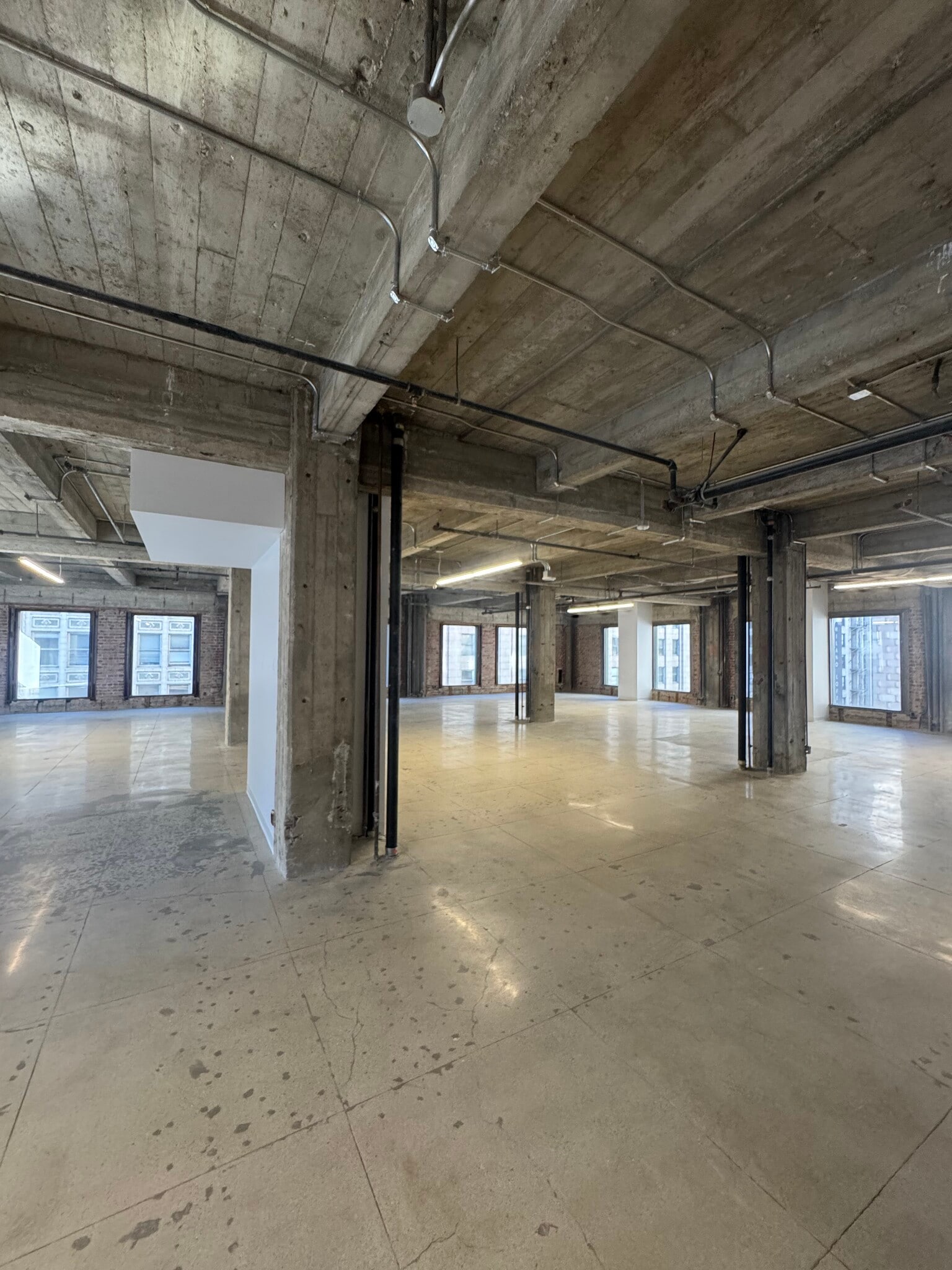 523 W 6th St, Los Angeles, CA for lease Interior Photo- Image 1 of 1