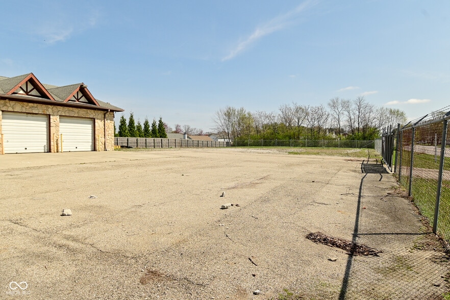 4976 W Smith Valley Rd, Greenwood, IN for sale - Building Photo - Image 2 of 19
