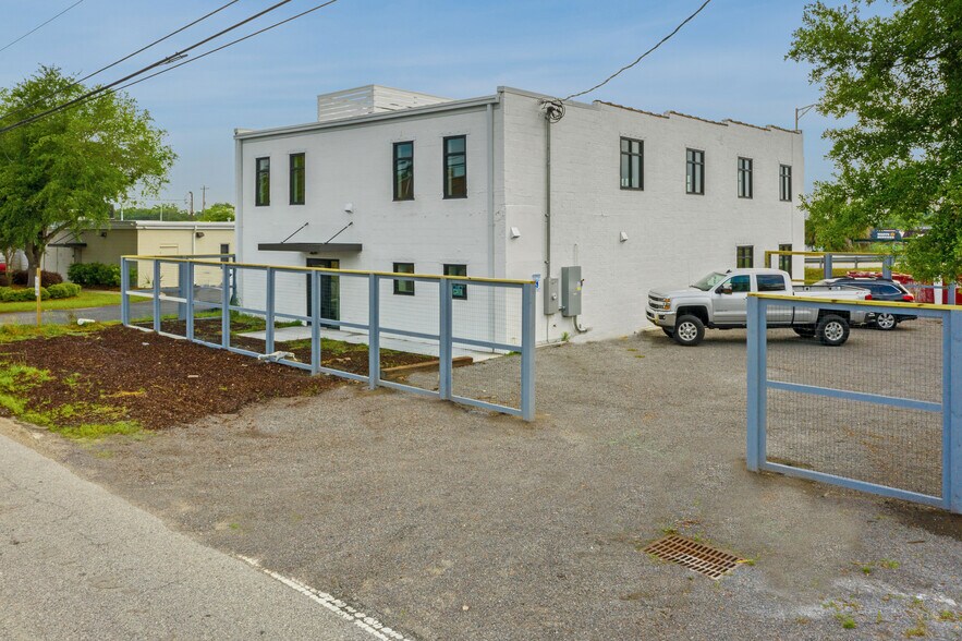 2837 Rivers Ave, Charleston, SC à louer - Photo du bâtiment - Image 2 de 31