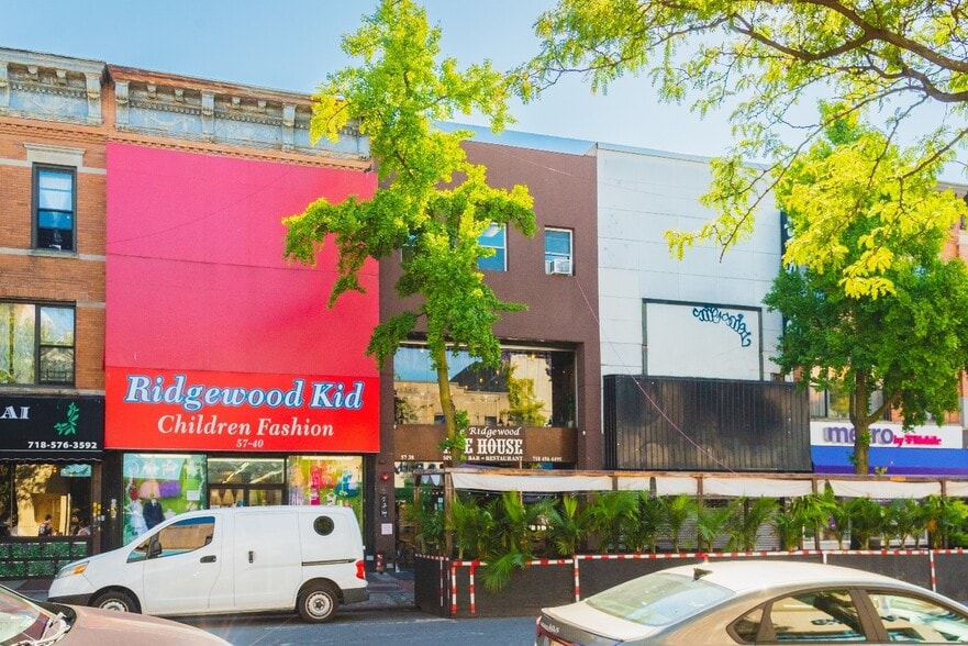 57-38 Myrtle Ave, Ridgewood, NY for lease - Building Photo - Image 2 of 11