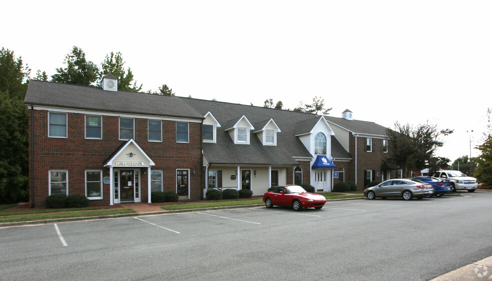 406-412 Holly Hill Ln, Burlington, NC à vendre - Photo principale - Image 1 de 1