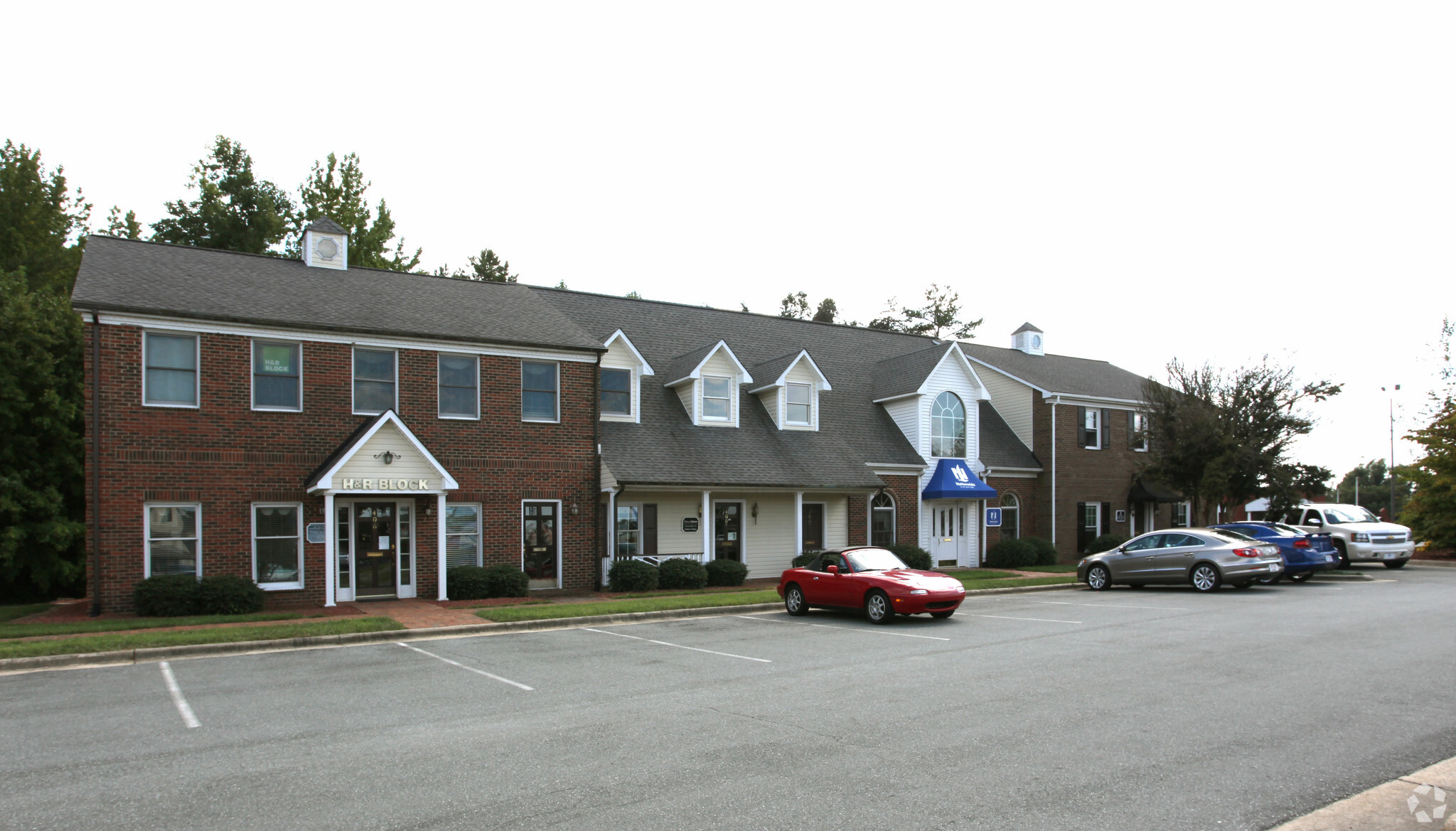 406-412 Holly Hill Ln, Burlington, NC for sale Primary Photo- Image 1 of 1