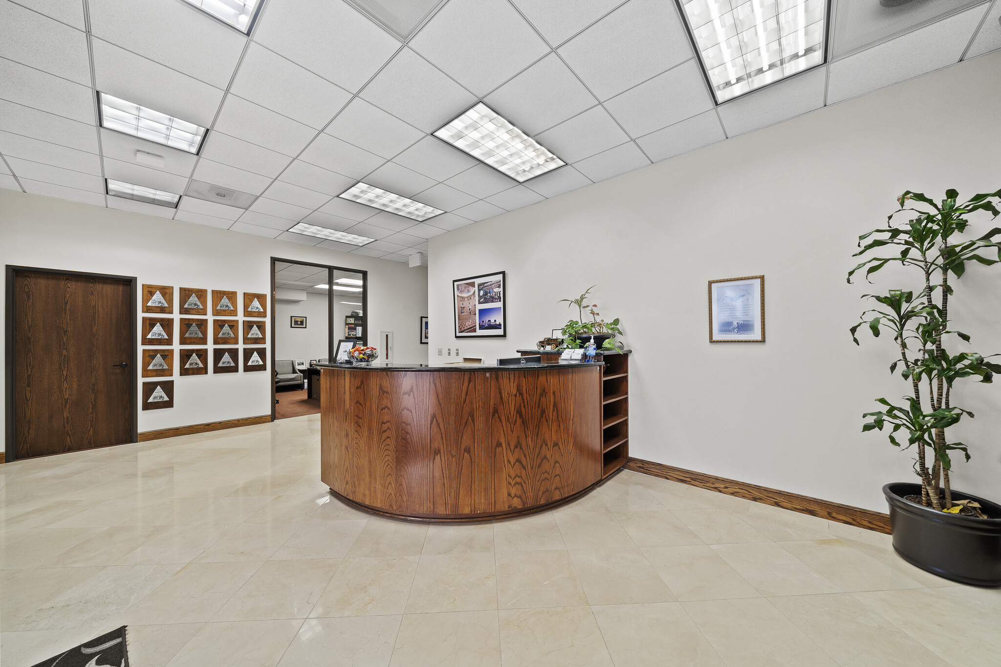 275 E Baker St, Costa Mesa, CA for sale Interior Photo- Image 1 of 2