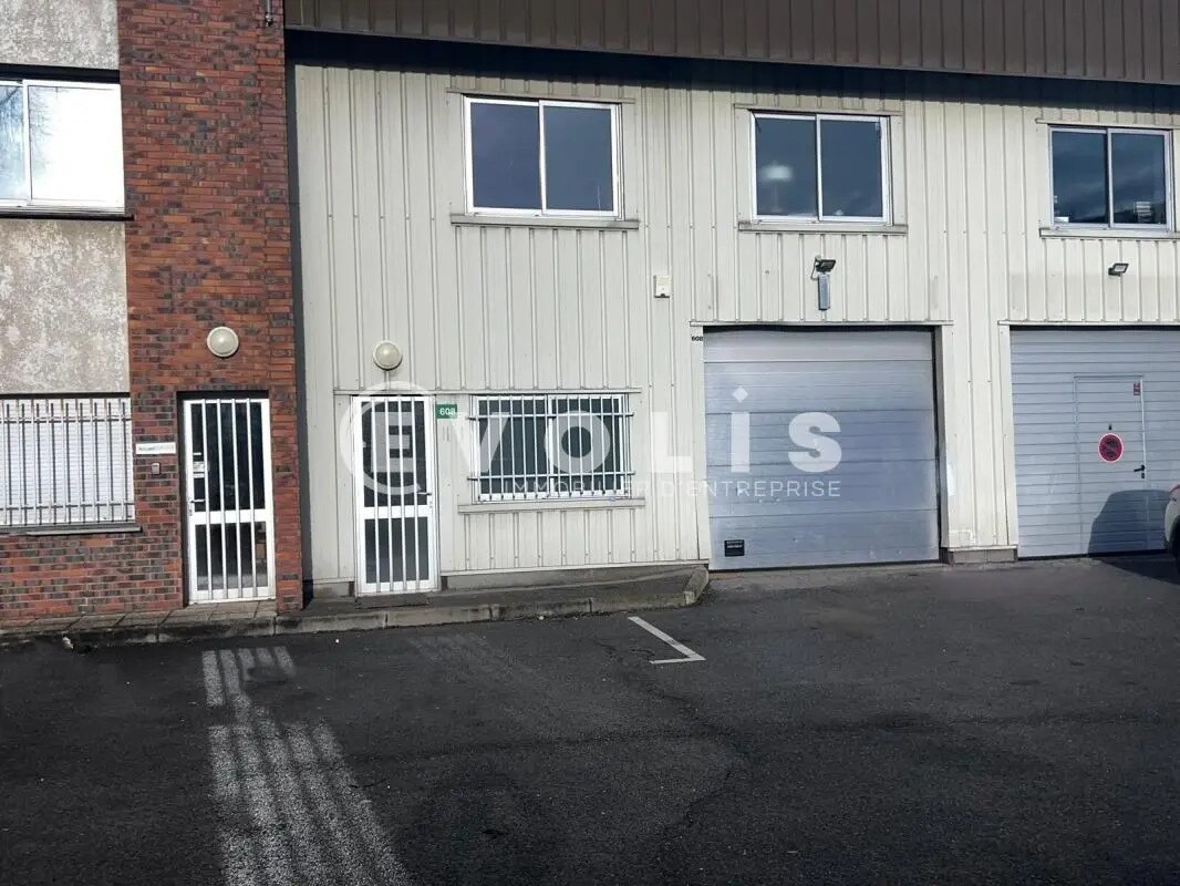 Flex in Lisses for lease Building Photo- Image 1 of 5