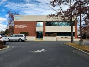 5220 Neil Rd, Reno, NV à louer Photo intérieure- Image 1 de 18