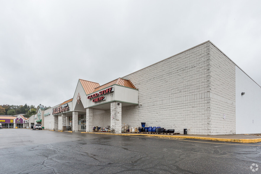 4201 Mall Dr, Steubenville, OH for lease - Building Photo - Image 1 of 3