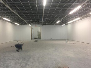 1409 E Stone, Kingsport, TN for lease Interior Photo- Image 1 of 3