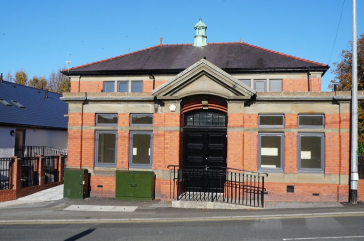 College St, Ammanford à vendre - Photo du bâtiment - Image 1 de 1