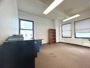 175 Main St, White Plains, NY for lease Interior Photo- Image 2 of 4