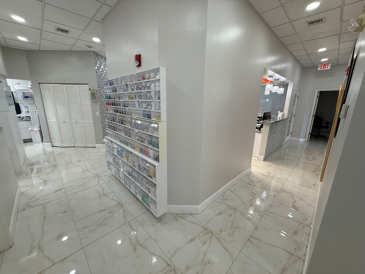 2751 Executive Park Dr, Weston, FL 33331 - Unit 204-205 - - Interior Photo - Image 2 of 4