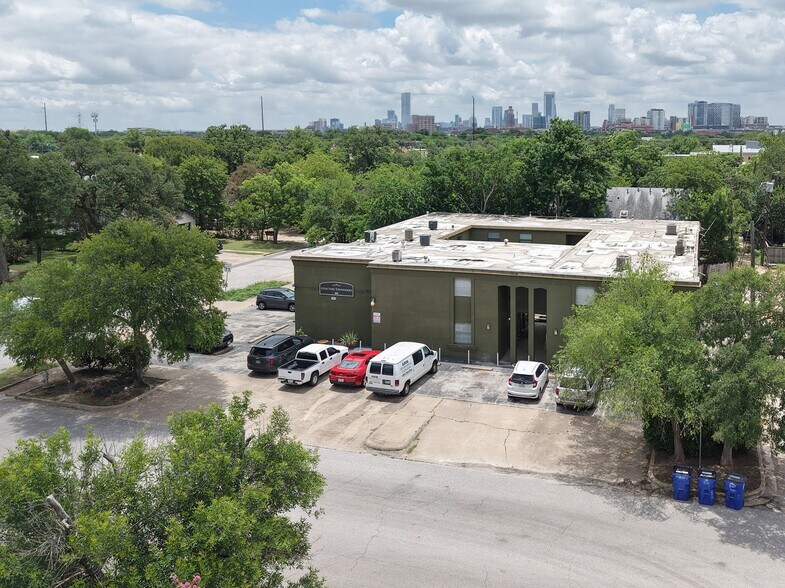 303 W 40th St, Austin, TX à vendre - Photo du bâtiment - Image 2 de 9