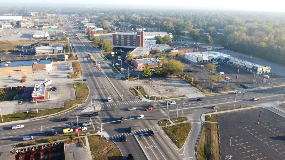 2441 S Reynolds Rd, Toledo, OH à vendre - Photo du bâtiment - Image 2 de 8