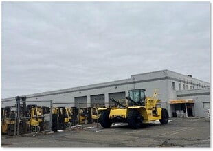 560 Stelton Rd, Piscataway, NJ for lease Building Photo- Image 2 of 4