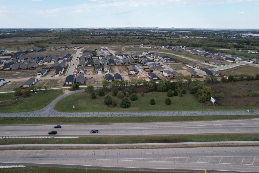 400 W US Hwy 82, Sherman, TX à vendre - Photo du bâtiment - Image 2 de 17