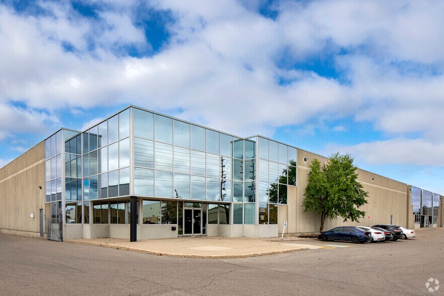 6880 Columbus Rd, Mississauga, ON for sale - Primary Photo - Image 1 of 1