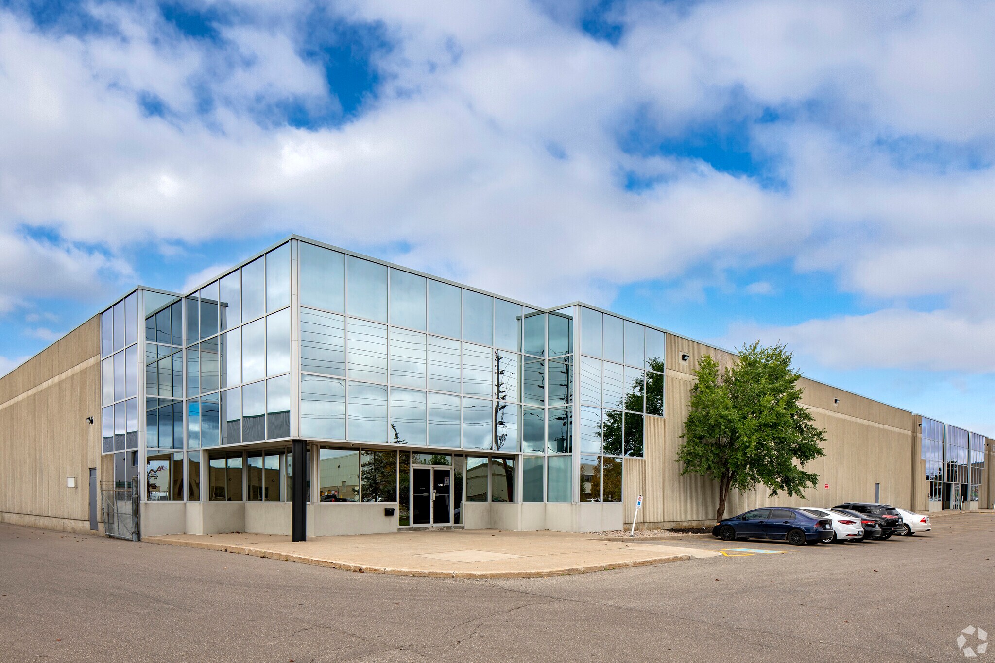 6880 Columbus Rd, Mississauga, ON à vendre Photo principale- Image 1 de 1