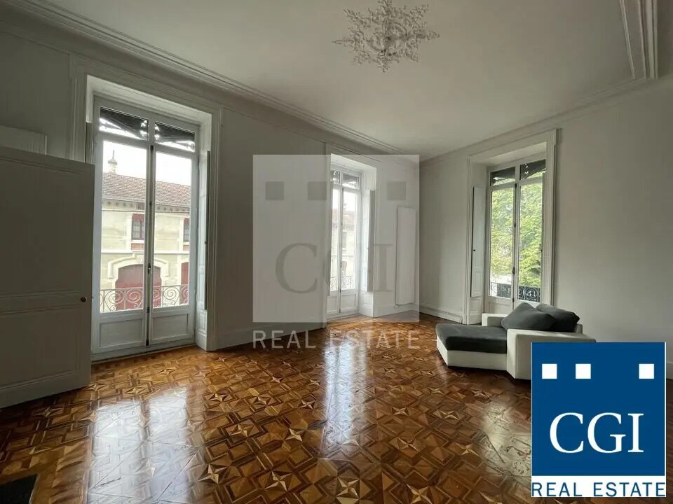 Office in Grenoble for lease Interior Photo- Image 1 of 6