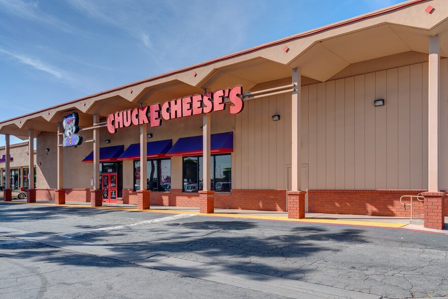 6001-6105 Rosemead Blvd, Pico Rivera, CA for lease - Building Photo - Image 3 of 4