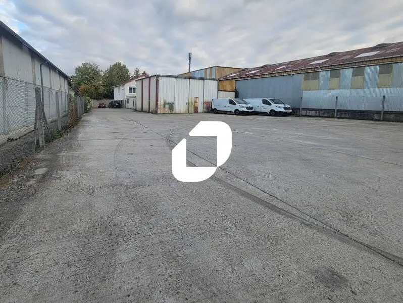 Flex in Wissous for lease Building Photo- Image 1 of 15