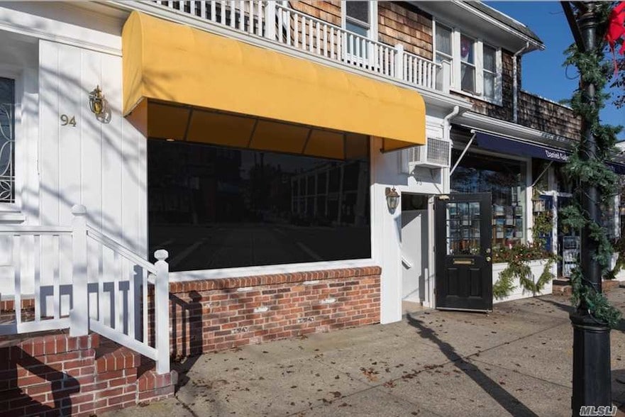 96 Main St, Westhampton Beach, NY for lease - Building Photo - Image 2 of 13