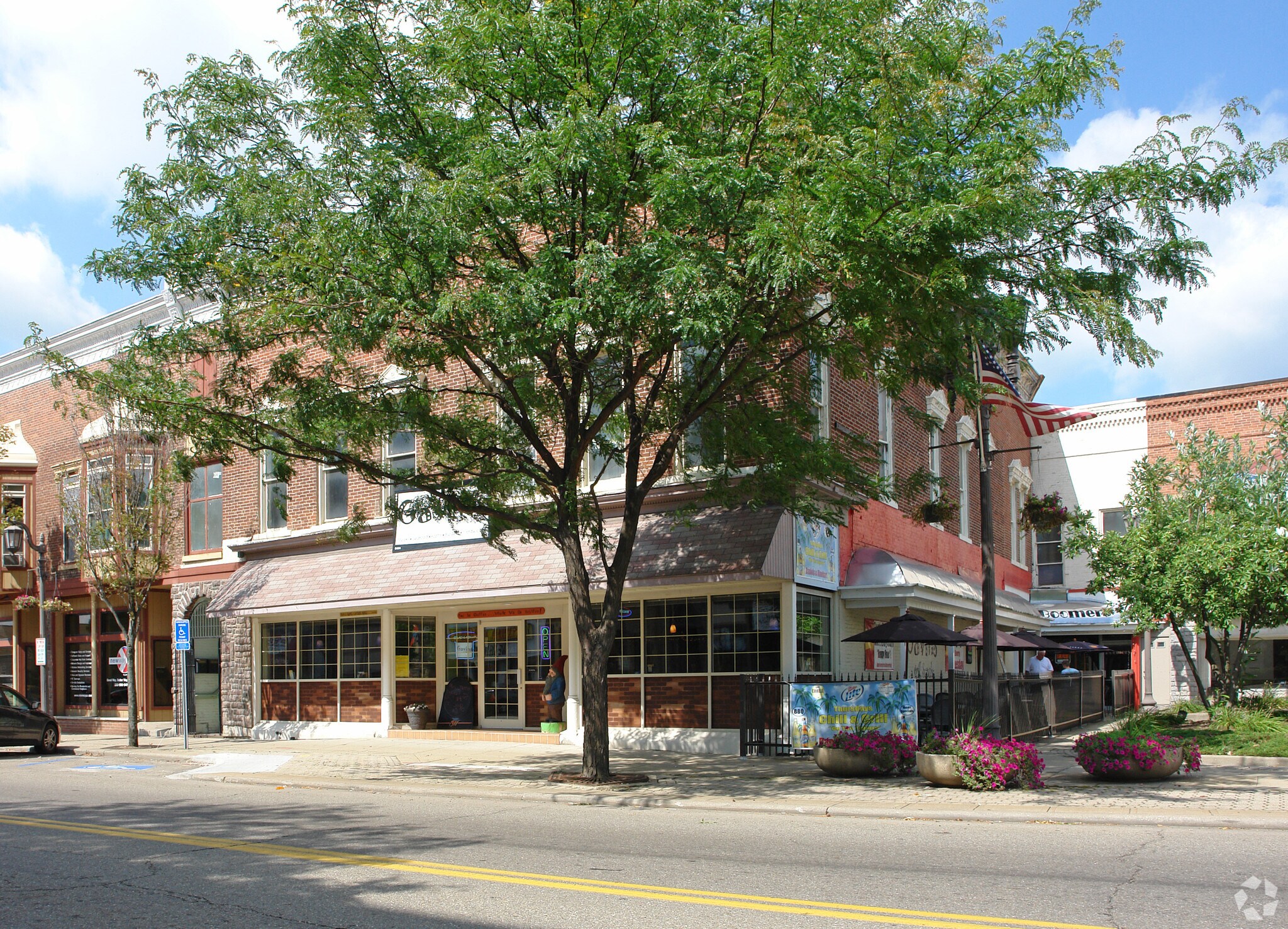 110 S Broadway St, New Philadelphia, OH à vendre Photo du bâtiment- Image 1 de 28