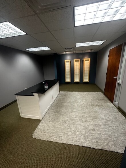 2835 S Service Dr, Red Wing, MN for lease - Lobby - Image 2 of 9