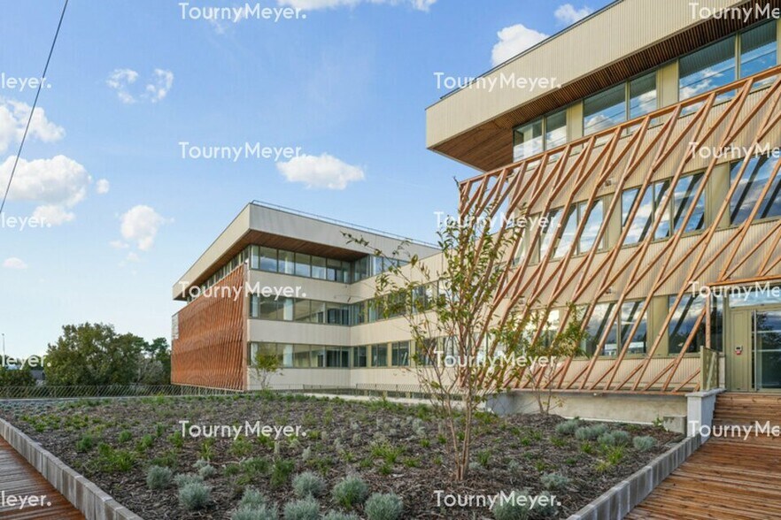 Bureau dans Merignac à louer - Photo du bâtiment - Image 2 de 8