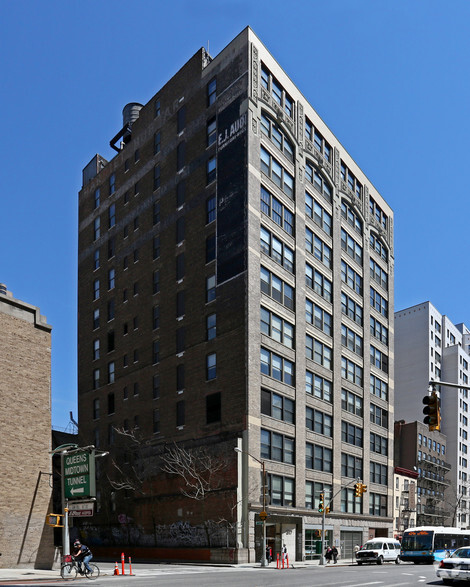 317 E 34th St, New York, NY for lease - Primary Photo - Image 1 of 12