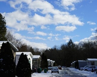 Plus de détails pour 575 Creek Rd, Poughkeepsie, NY - Multi-résidentiel à vendre