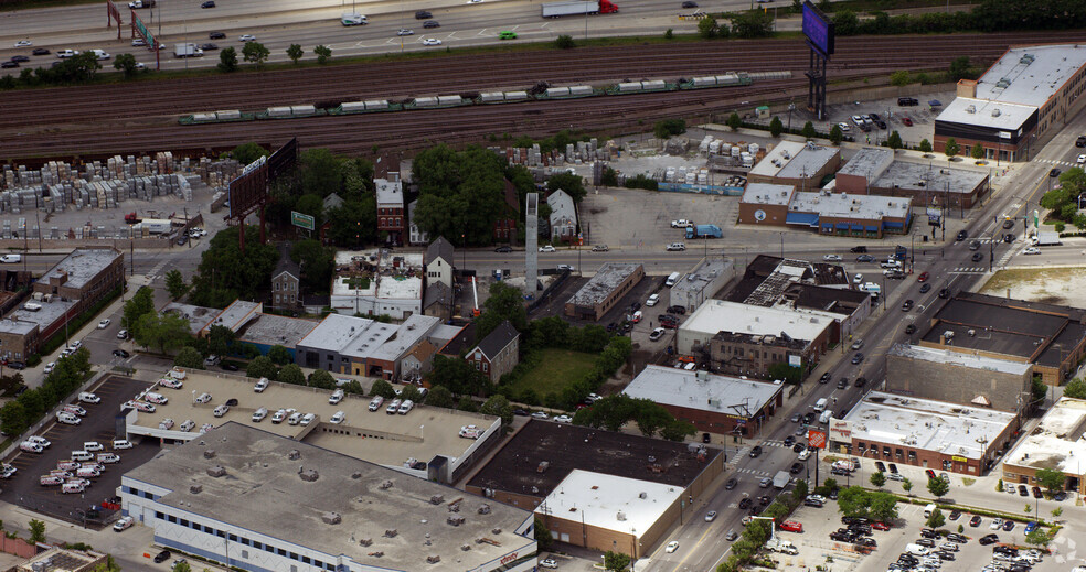 1525 N Elston Ave, Chicago, IL for lease - Aerial - Image 3 of 4