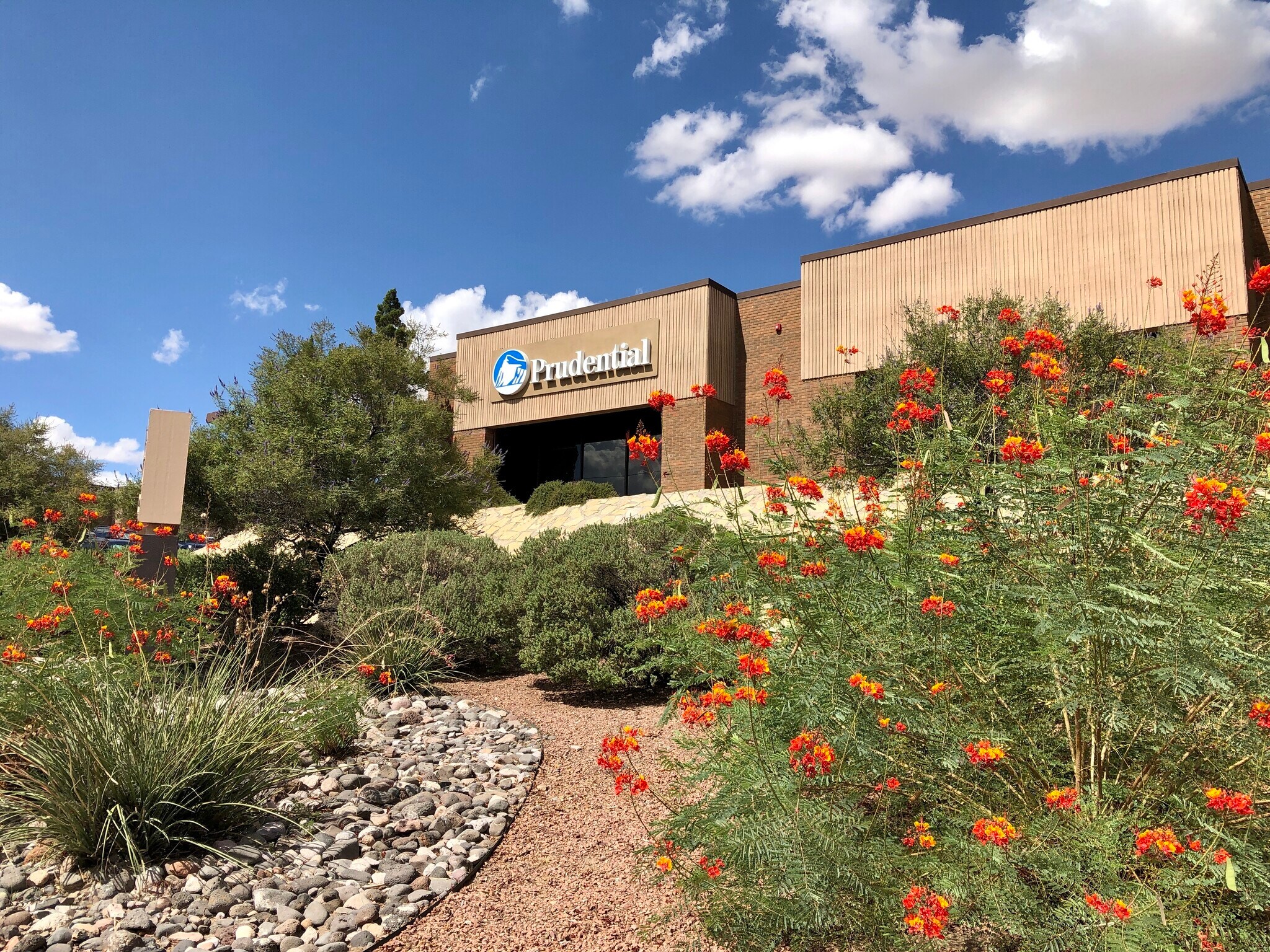 10737 W Gateway Blvd, El Paso, TX for lease Building Photo- Image 1 of 12